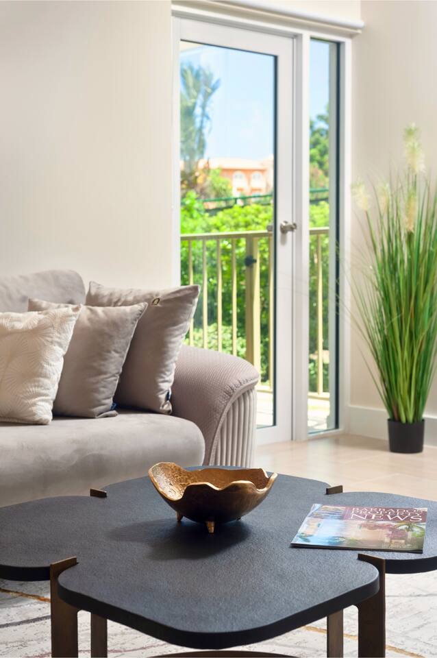 Access to the balcony from the living room