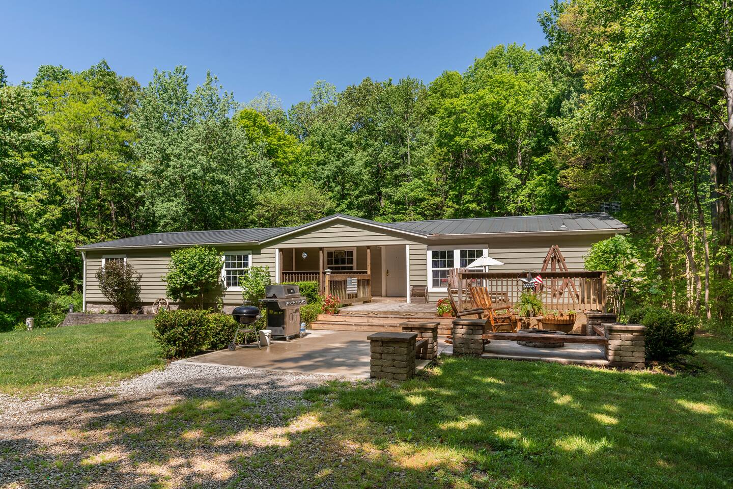 Hocking Hills Vacation | Hot Tub | Dog-Friendly