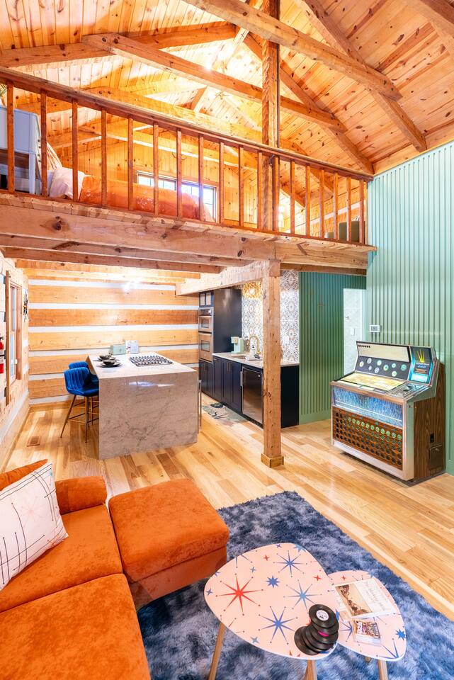 The Retro Cabin in Hocking Hills