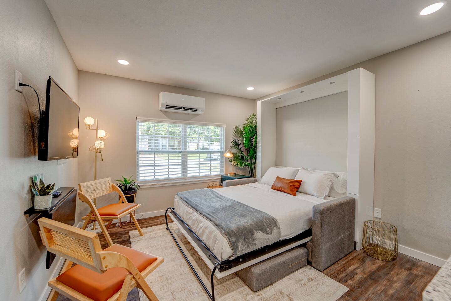 Studio Haven Near Hotspots