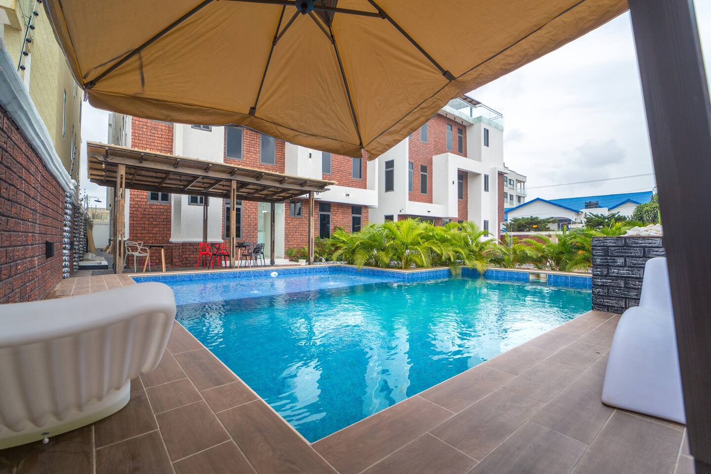 Swimming pool /Gym/ Airport view/ 1B apartment