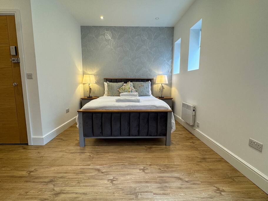 Luxury 1 BD En-Suite Room 6 - Kensington!