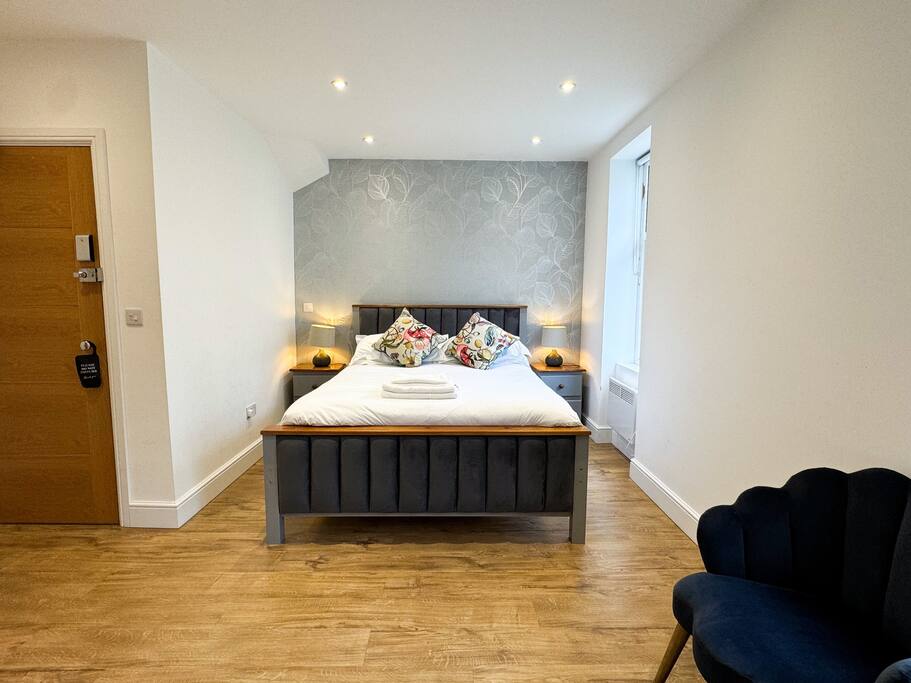 Luxury 1 BD En-Suite room 8 - Kensington!