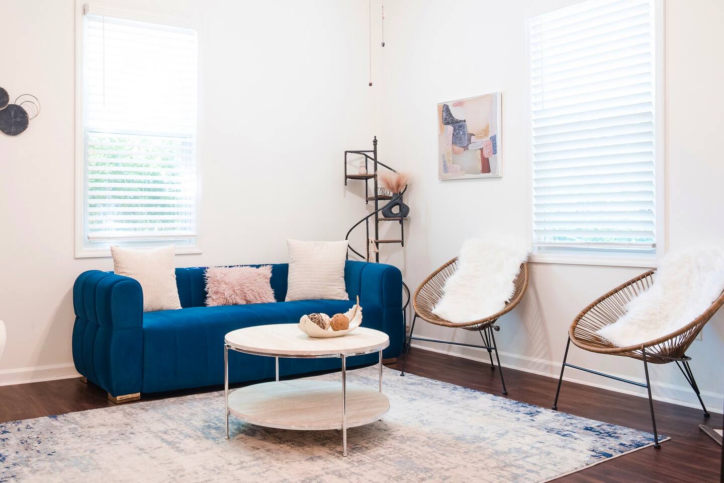 2BR Chic Duplex - Firepit - Perfect for Travel