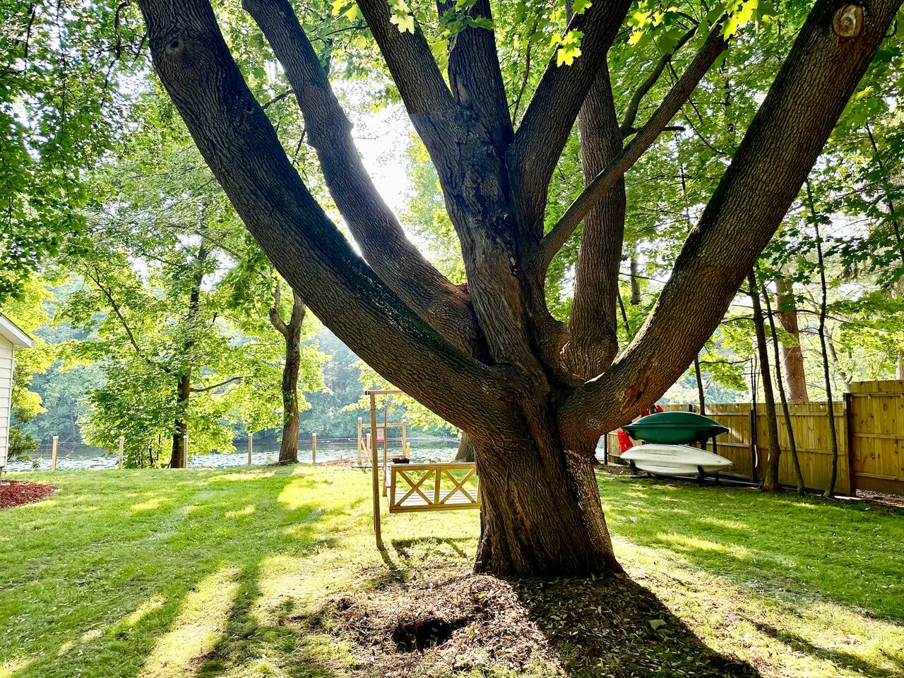 Family Lake House Waterfront