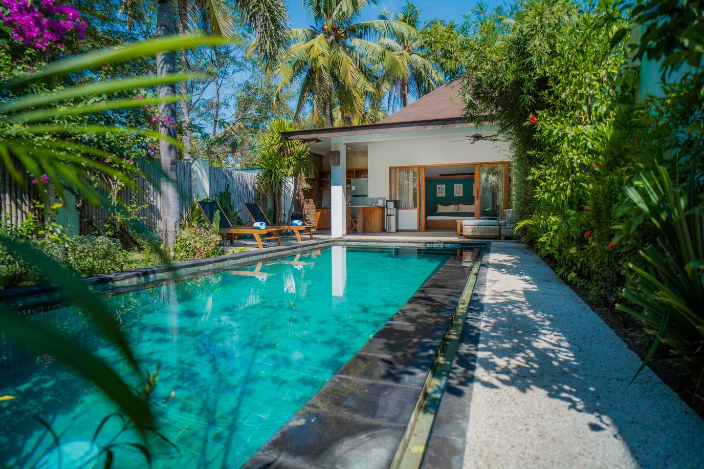 Big pool/Completely Private/Lush and Romantic