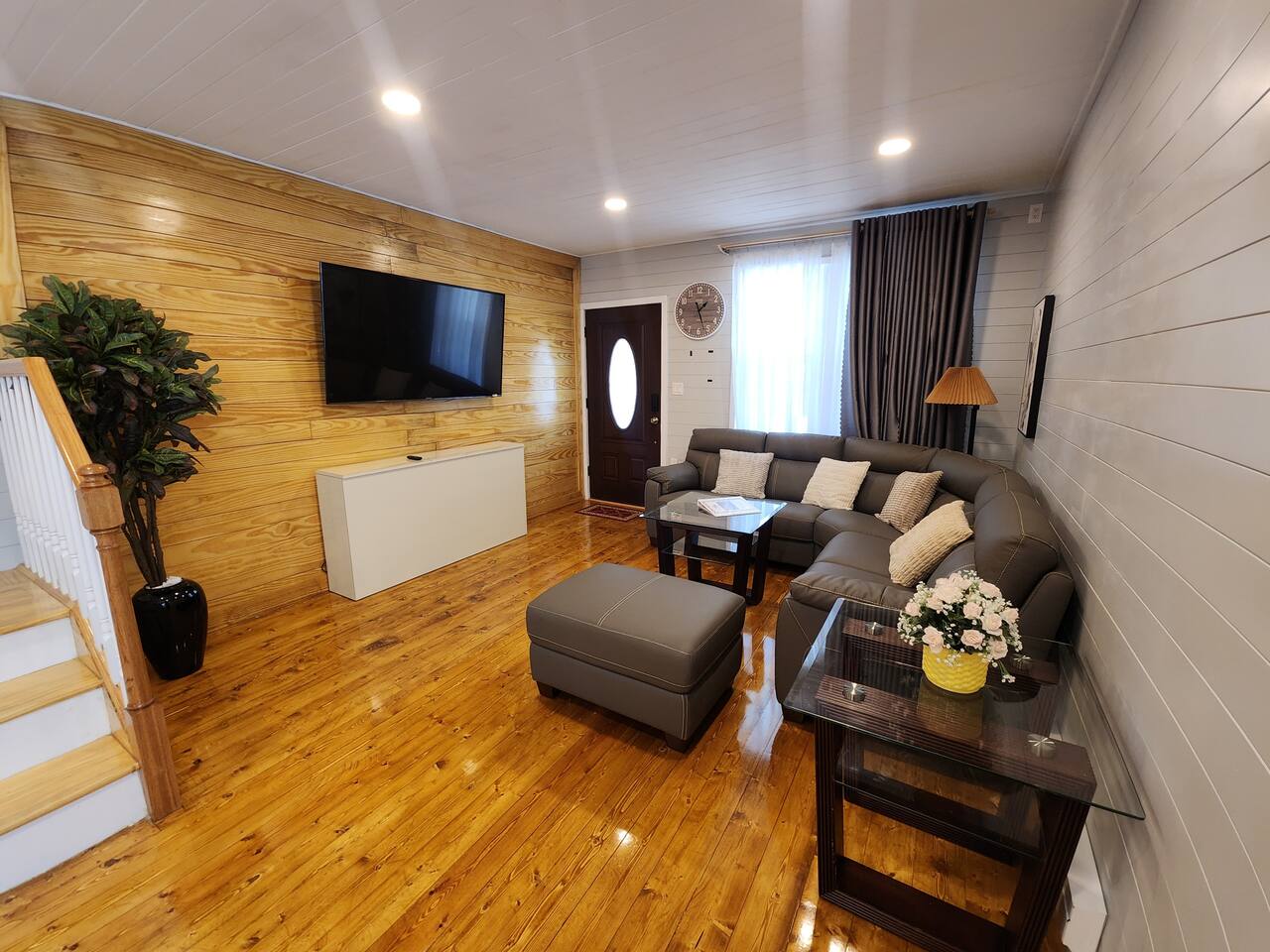 Nestled Away- Comfortable 3BDRM, Central Location
