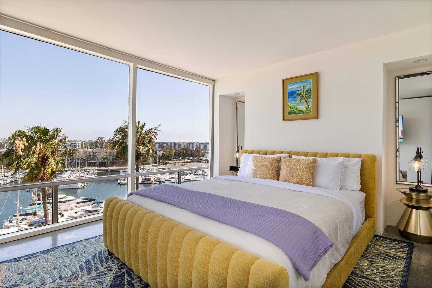 Gorgeous 1BR/1BA Condo w/ Stunning Views in Marina