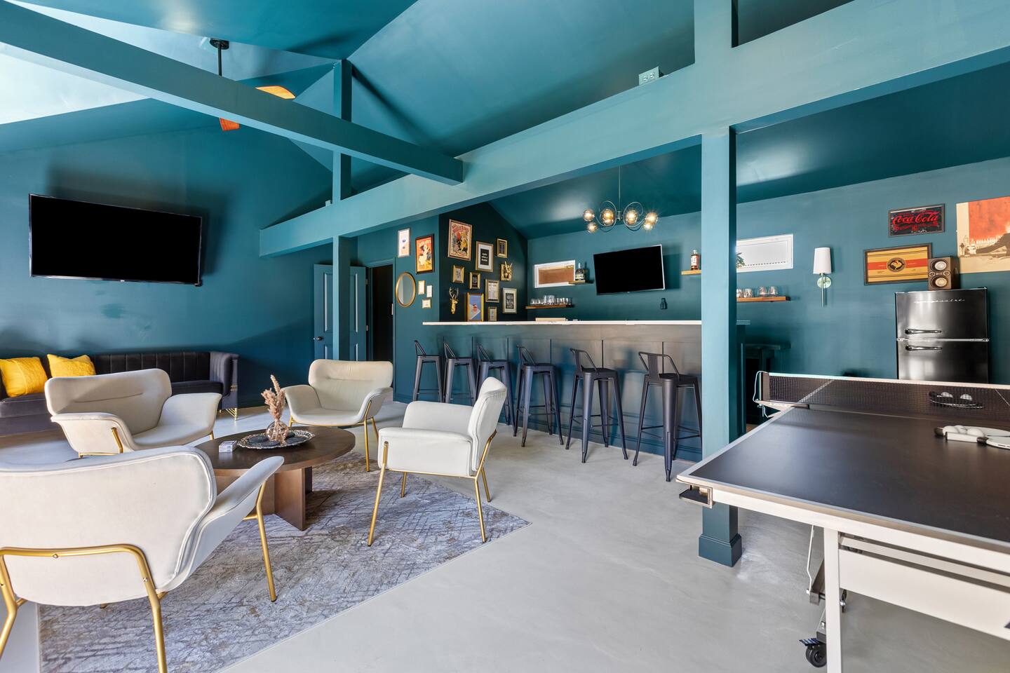 The Luxe Hot Tub Private Bar 12 Min to Horse Park