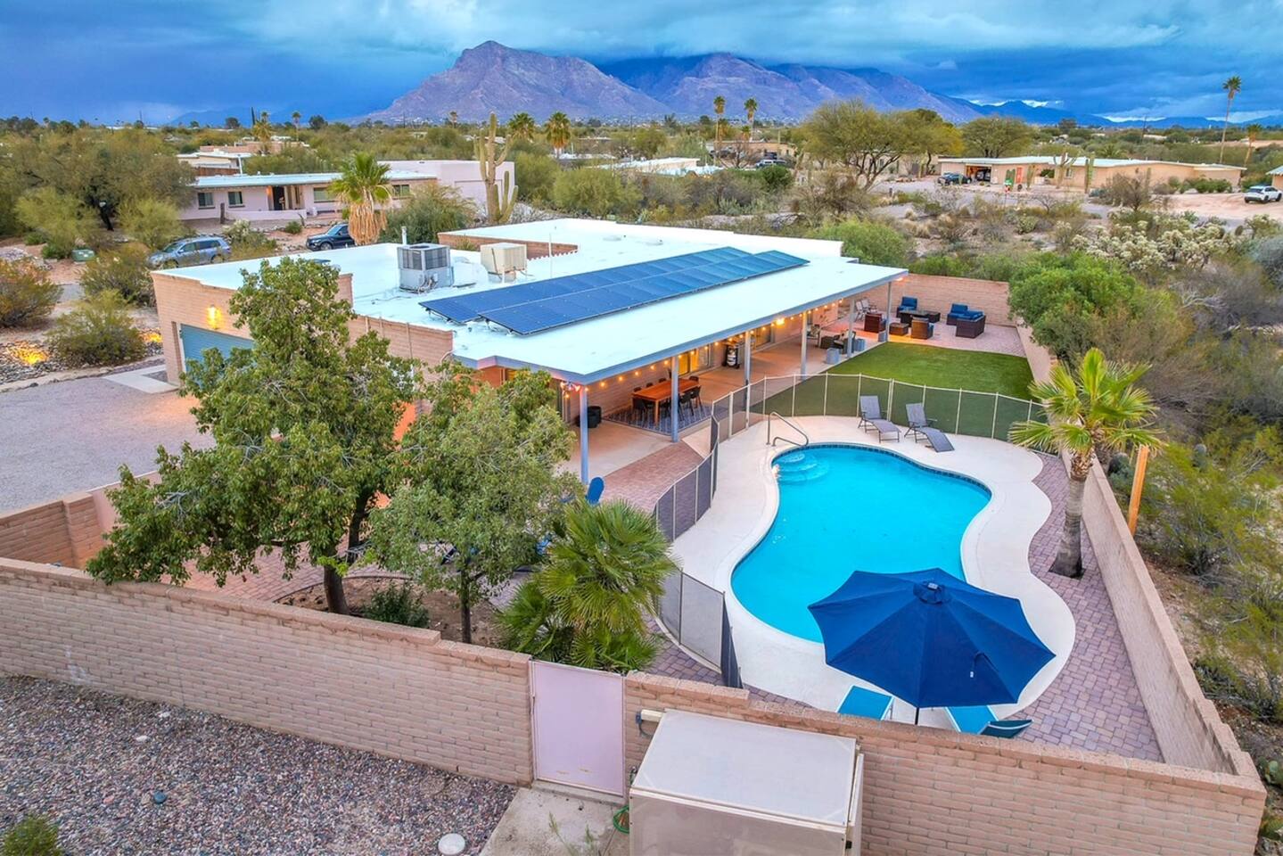 Luxury Tucson Oasis w/Heated Pool! "Bobcat Villa"