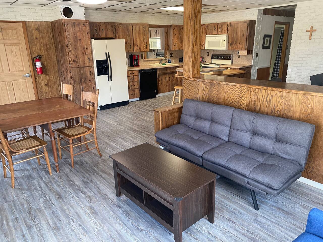 Charming Suite B overlooking downtown