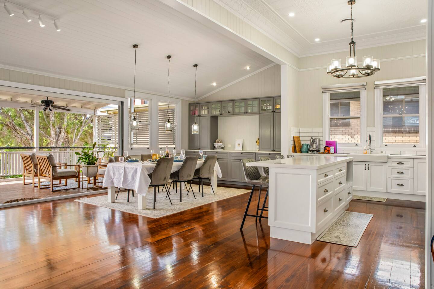 Heritage Queenslander Gem - Families & Groups - Minutes to CBD & South Brisbane