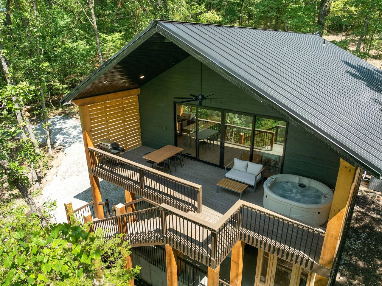 Lakefront Retreat w/ Hot Tub, Sauna & Cold Plunge