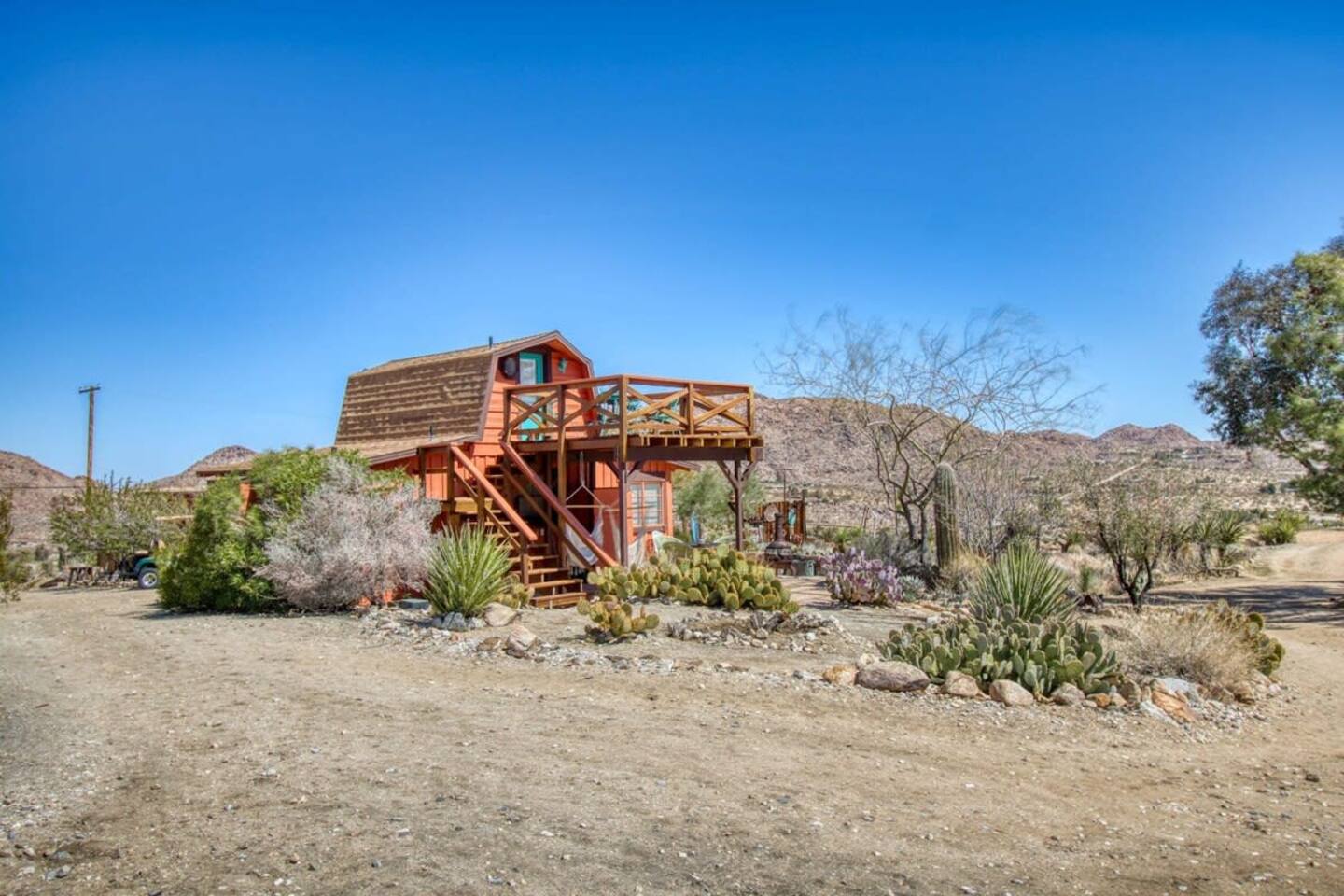 Original Homestead Cabin with shared pool