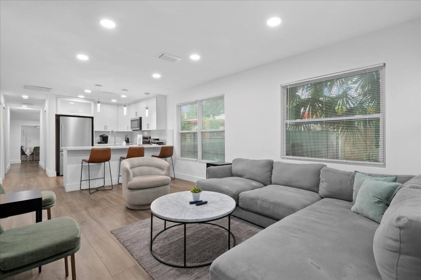 3/2 Cottage - 2 miles from Beach