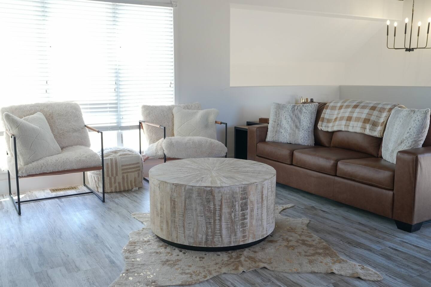 Peaceful Modern 3BR/2BA Duplex Retreat on 4 Acres