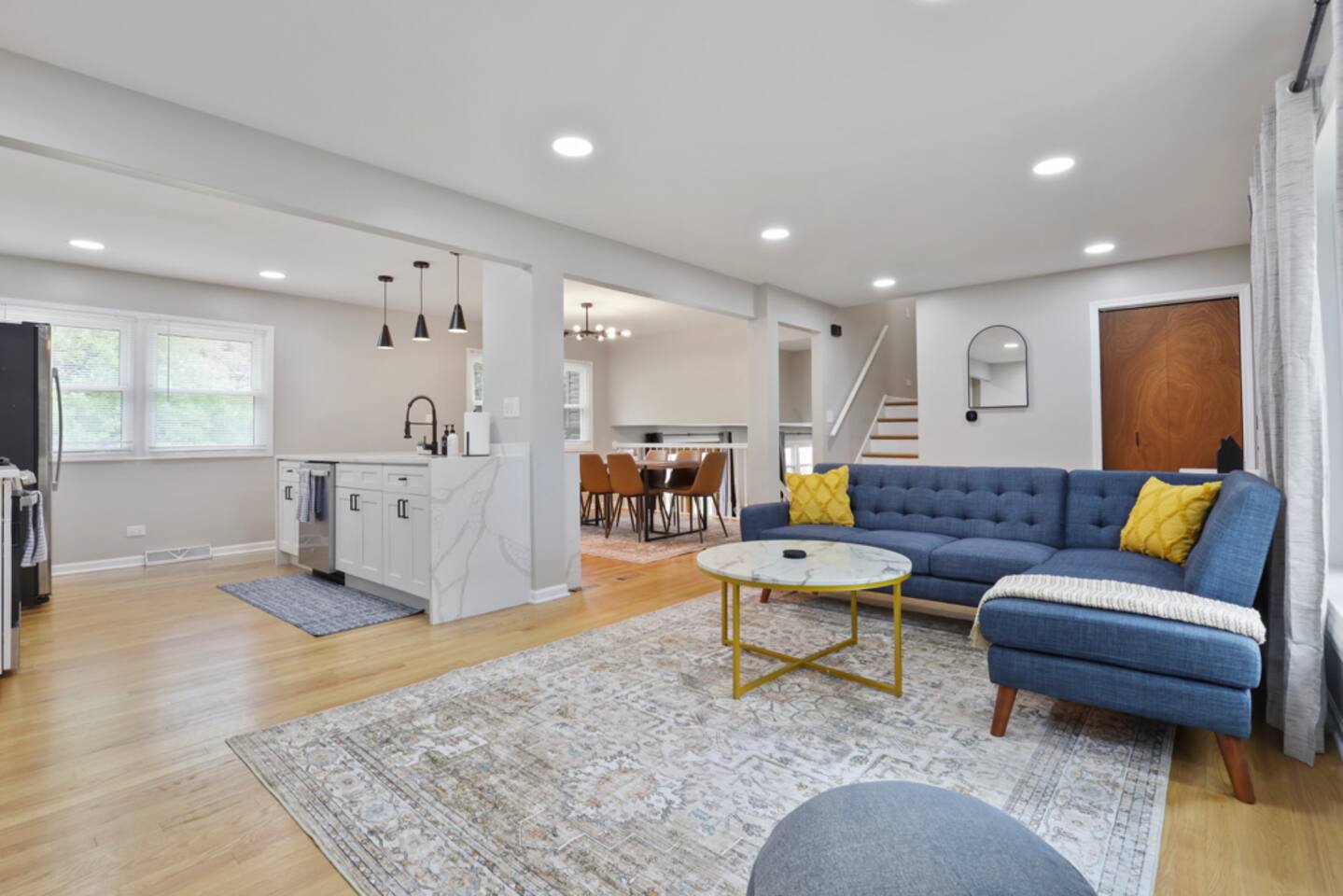 Divine - 3 King Beds!