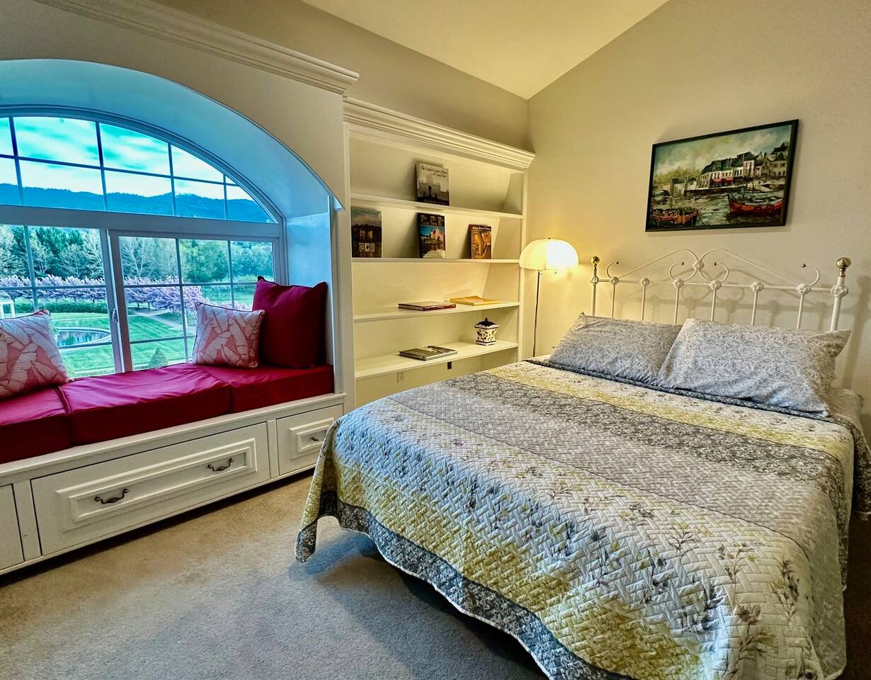 Château Herbe ~ Florence Room