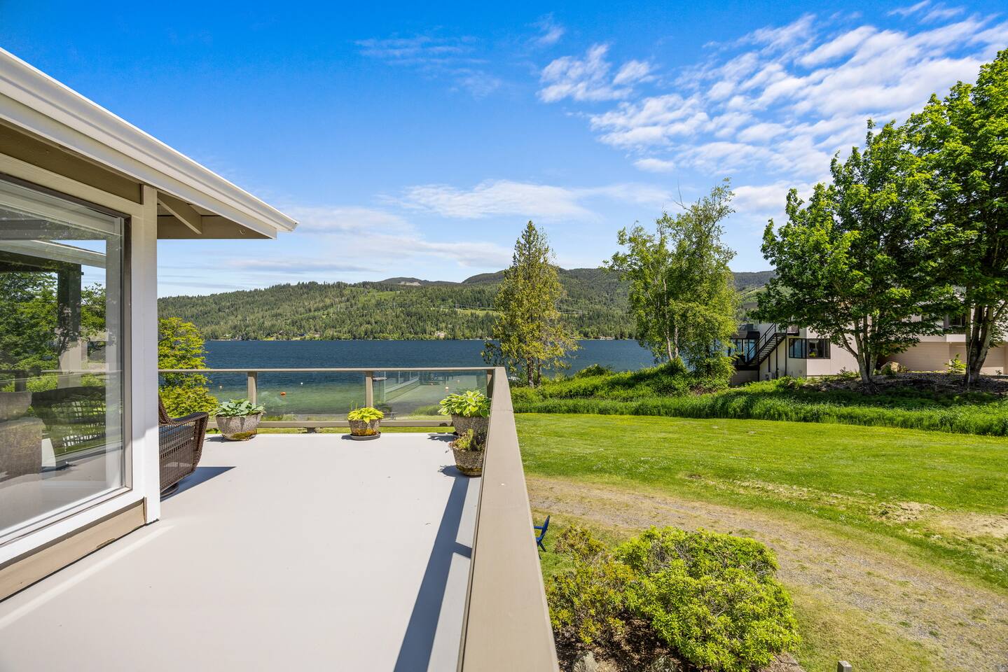 Bellingham Lakefront Retreat