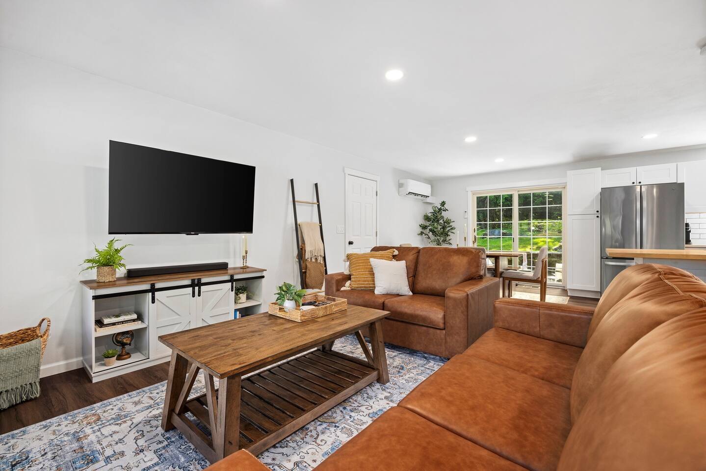 Echo Lake Unit A - Serene & Centrally Located