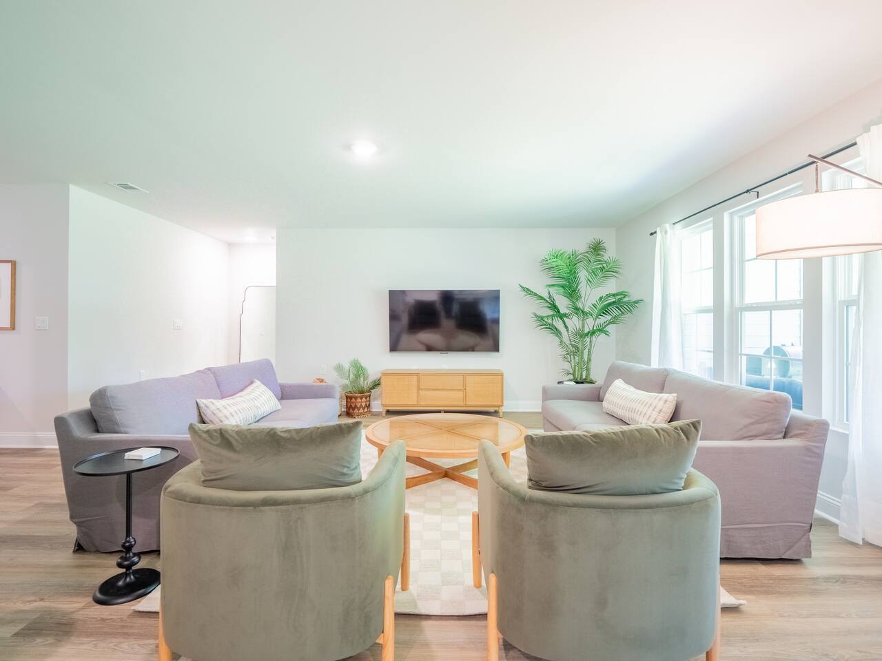 Relaxing Family Escape Near Wild Adventures