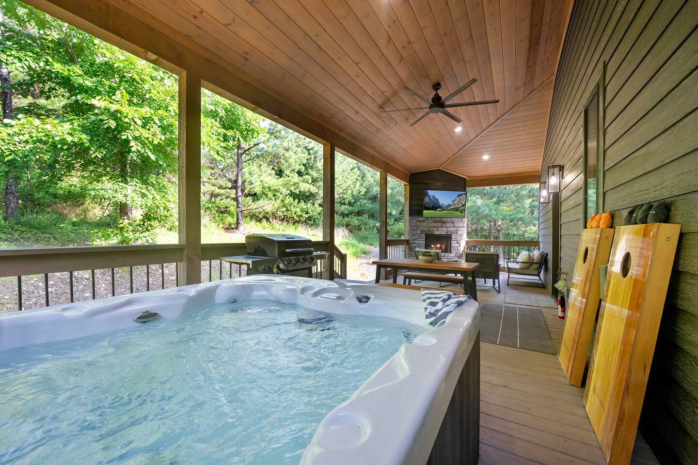 Unhurried Mornings for Two | Spa Suite + Hot Tub