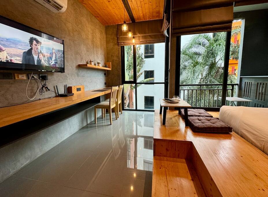 Taya NaiHarn | Scenic View | Modern Studio, Relife NH380