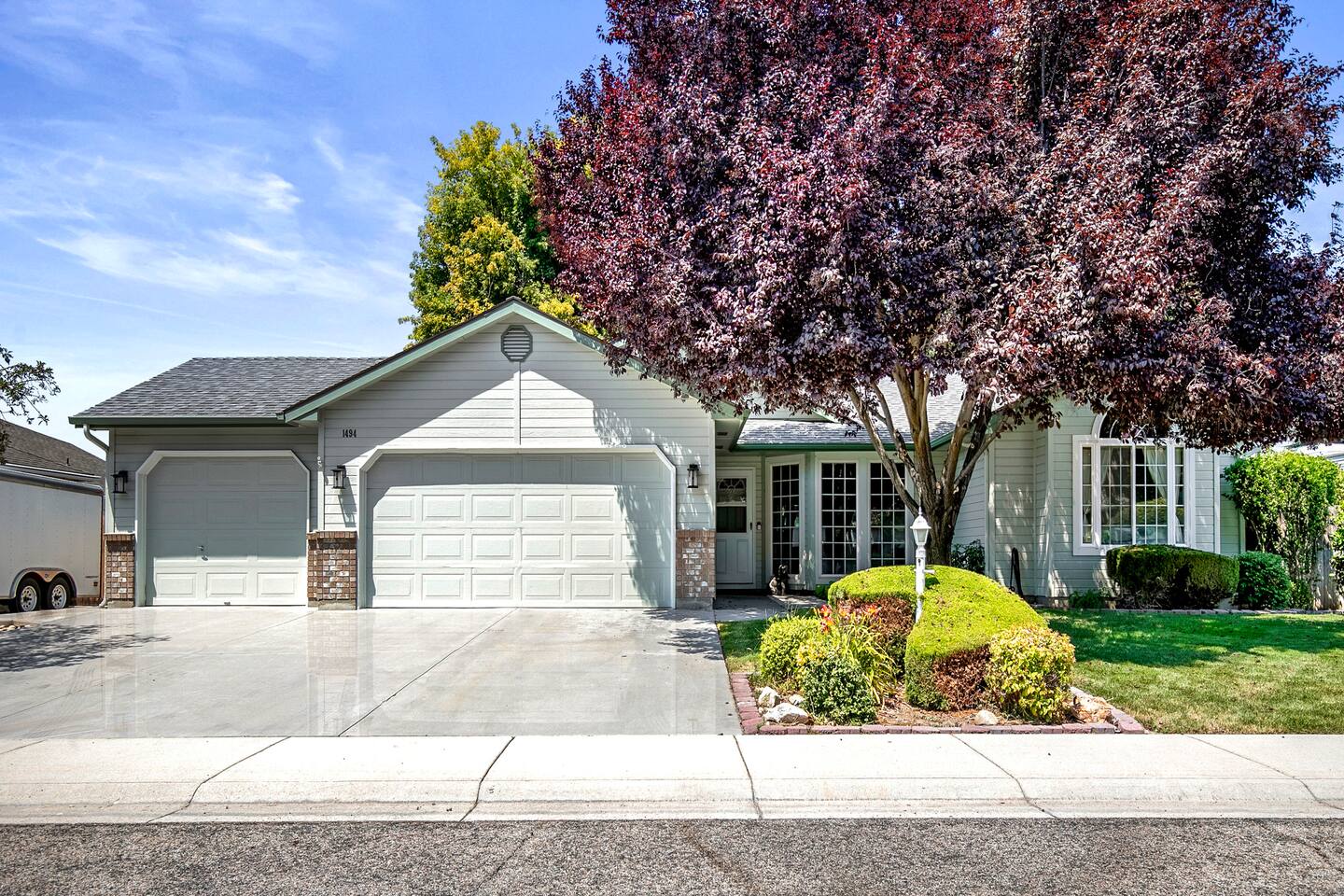 Peaceful Retreat in Charming Eagle Home