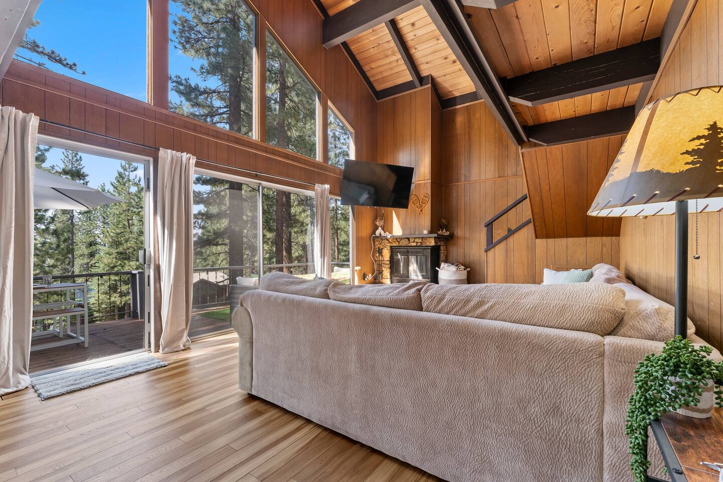 10 Min To Beach/MT Rose! Tahoe Cabin Pet Friendly!