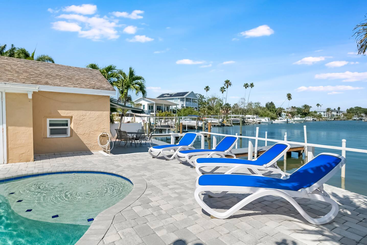 Walk to Beach, Heated Salt Pool, Family Friendly