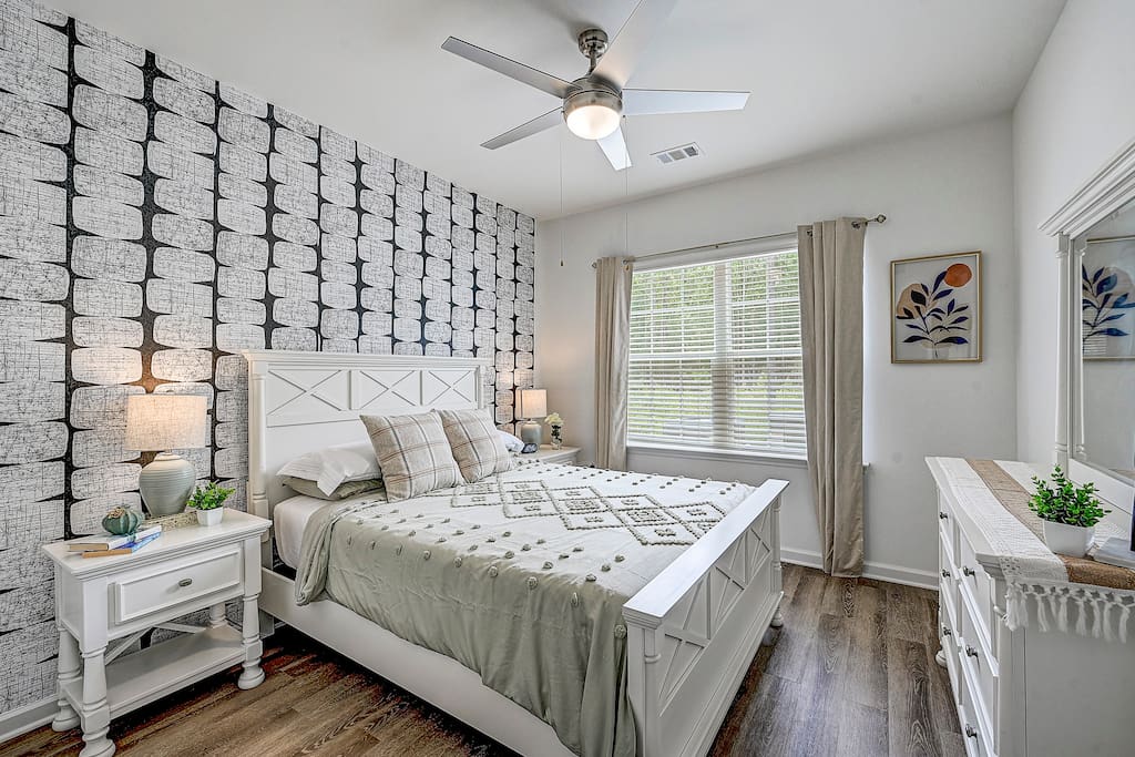 Boho Bliss Nr Fern Beach, Natr Trails w/Pool & Gym
