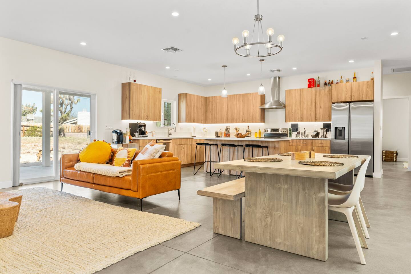 Mins to Joshua Tree Park + Desert Views Getaway!