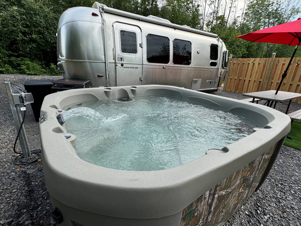 Airstream Glamping, Hot Tub, On Seneca Wine Trail