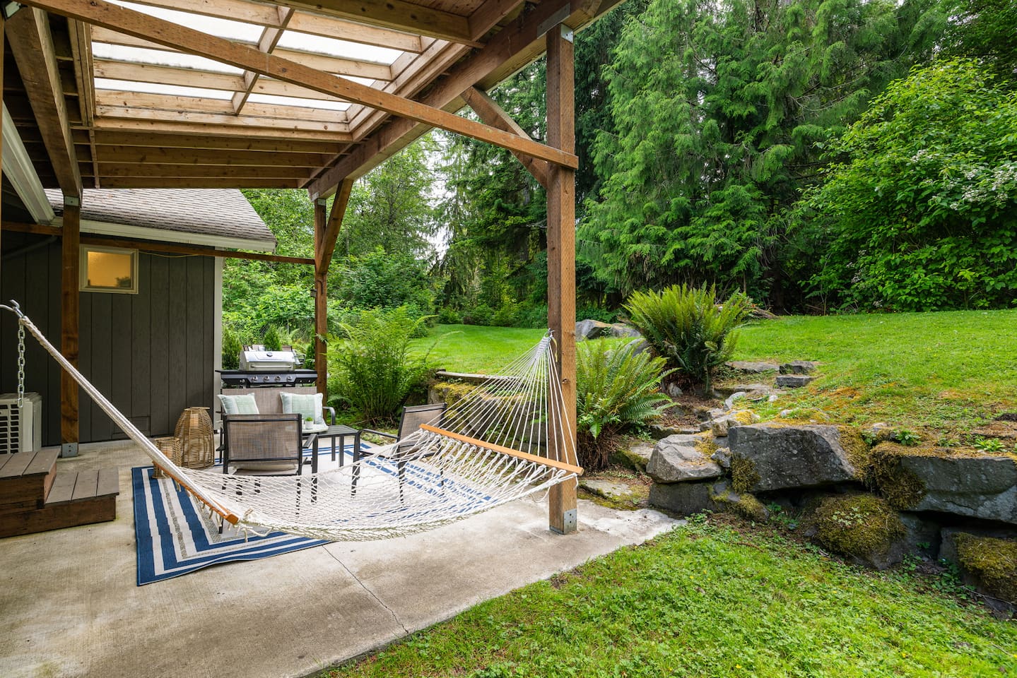 Echo Lake - Large Groups & Pets Welcome!