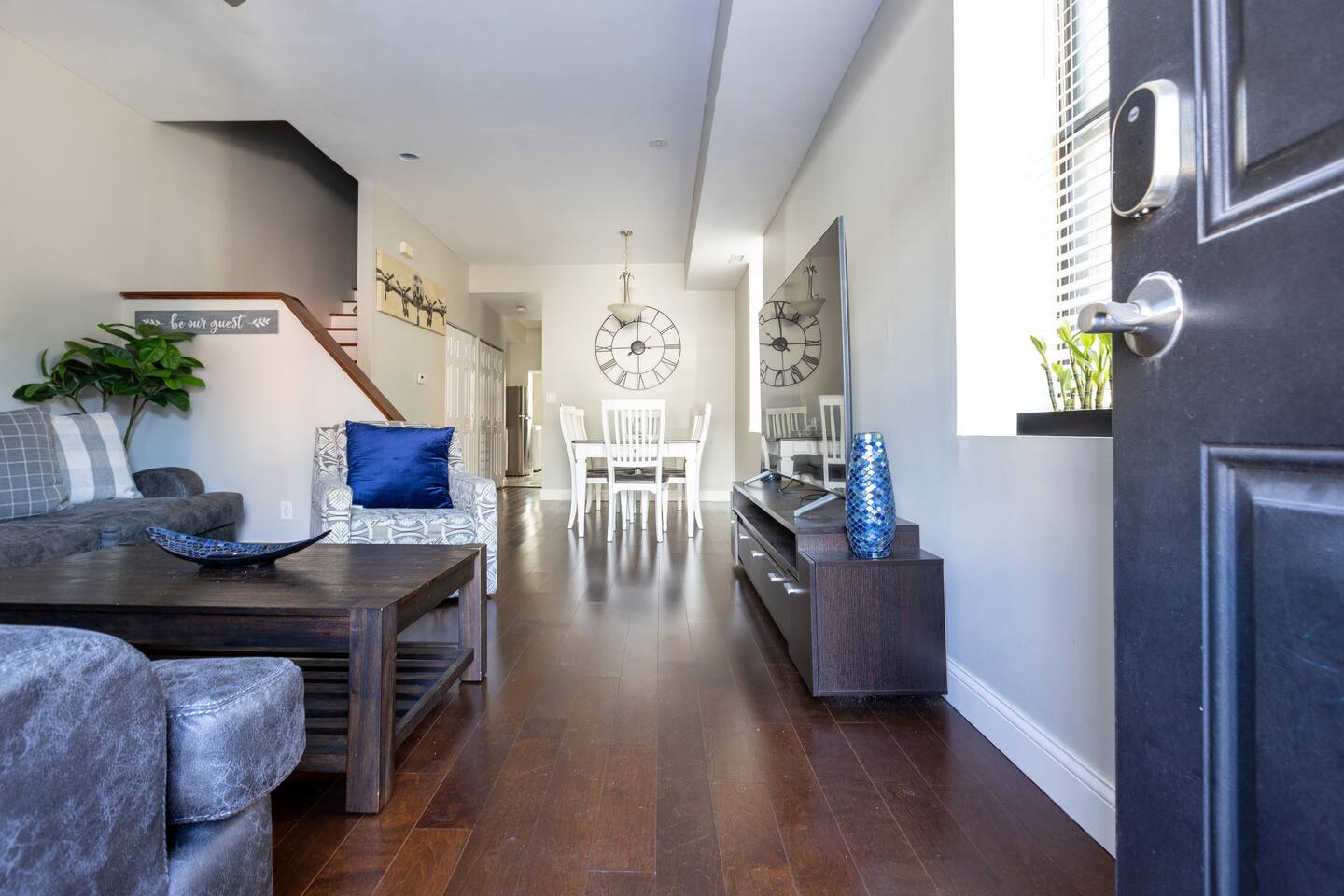 3 bedroom house in the HEART of The Grove