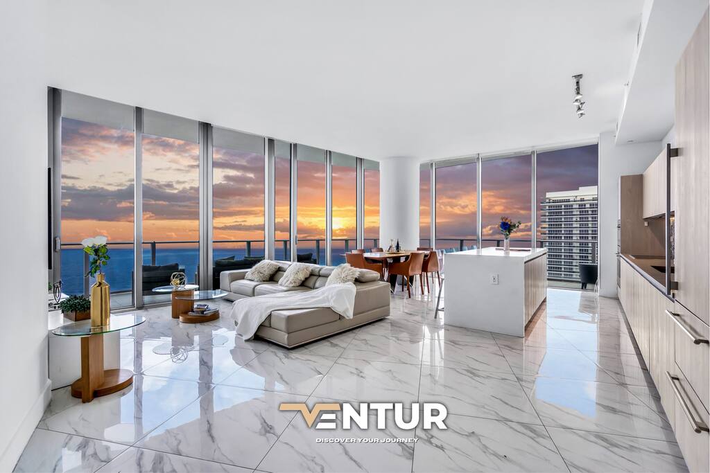 Ventur Penthouse | Beachfront | LYFE Beach Resort