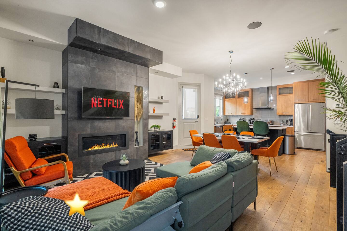 Central and Walkable| Two King Beds| Free Parking