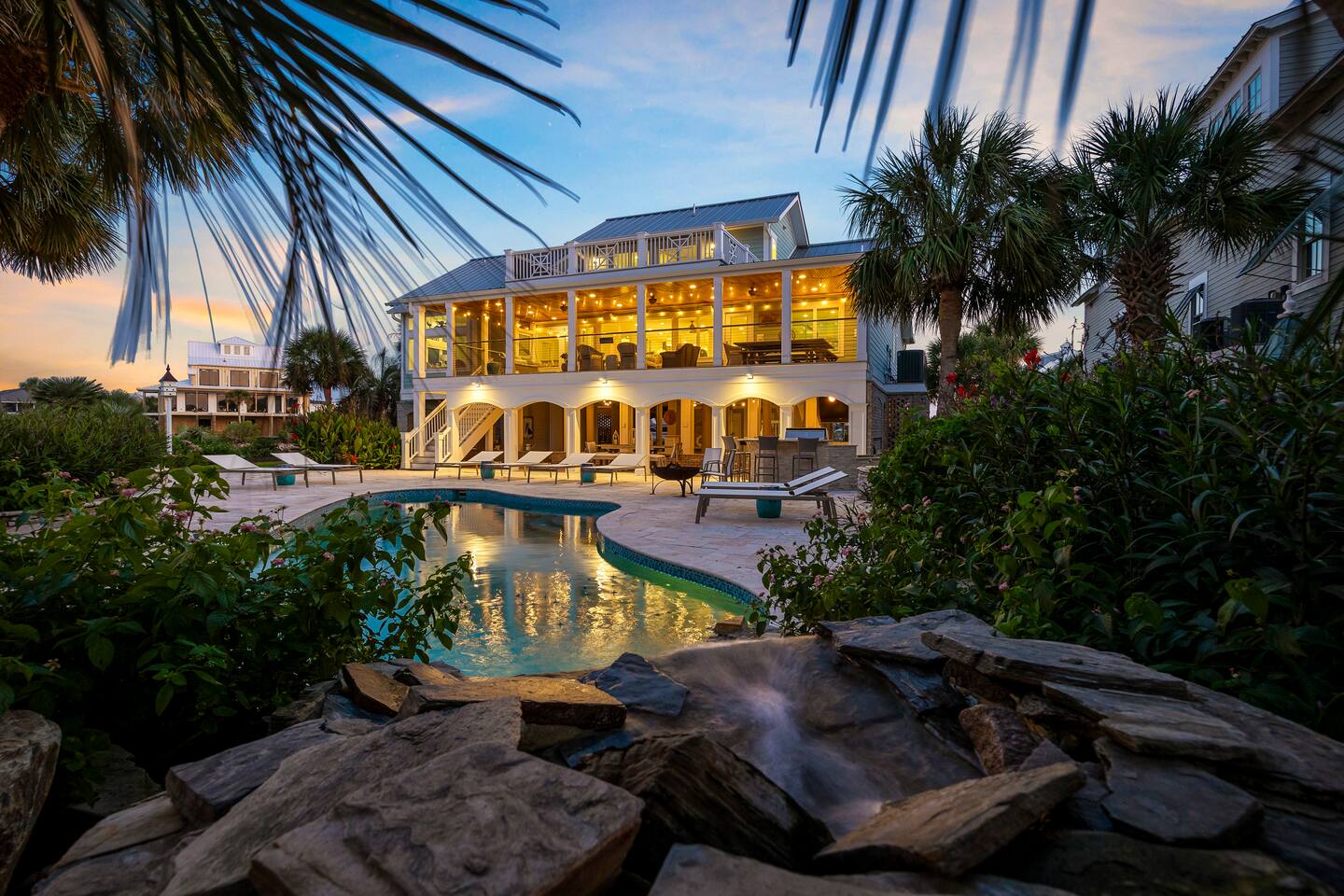 Pop-a-Cork: Waterfront Retreat in Gated Community