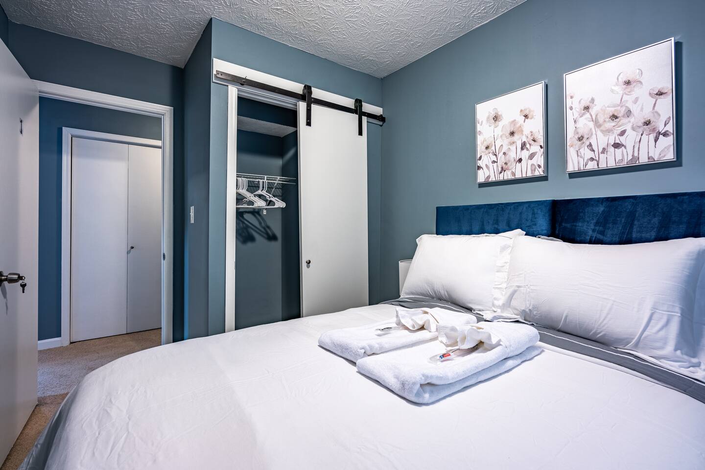 Cozy Bedroom for your comfort by Deity Villas