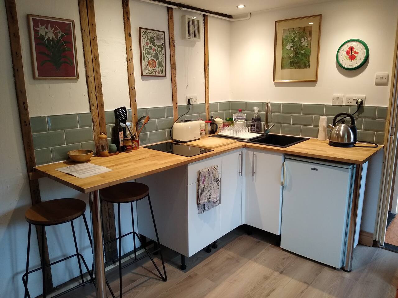 Unique row of cosy cottages