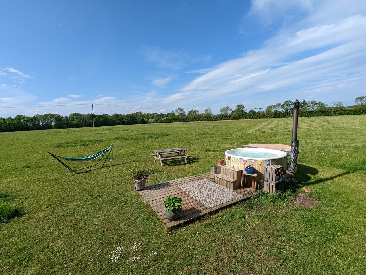 Quirky family home, three annexes + hot tub