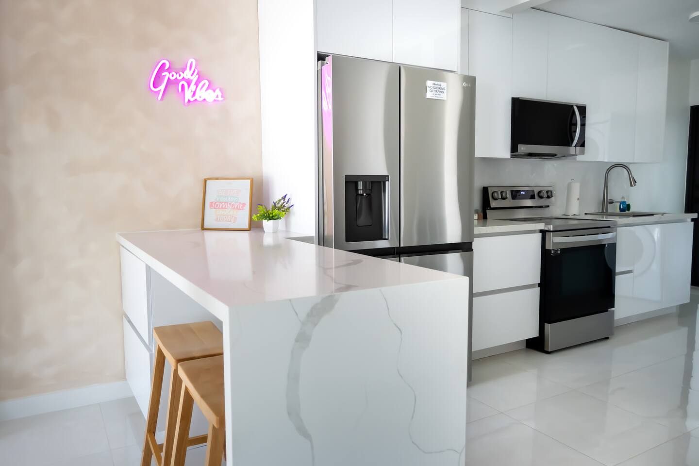 Villa Roads | King Bed | Parking | Brickell • Coral Gables