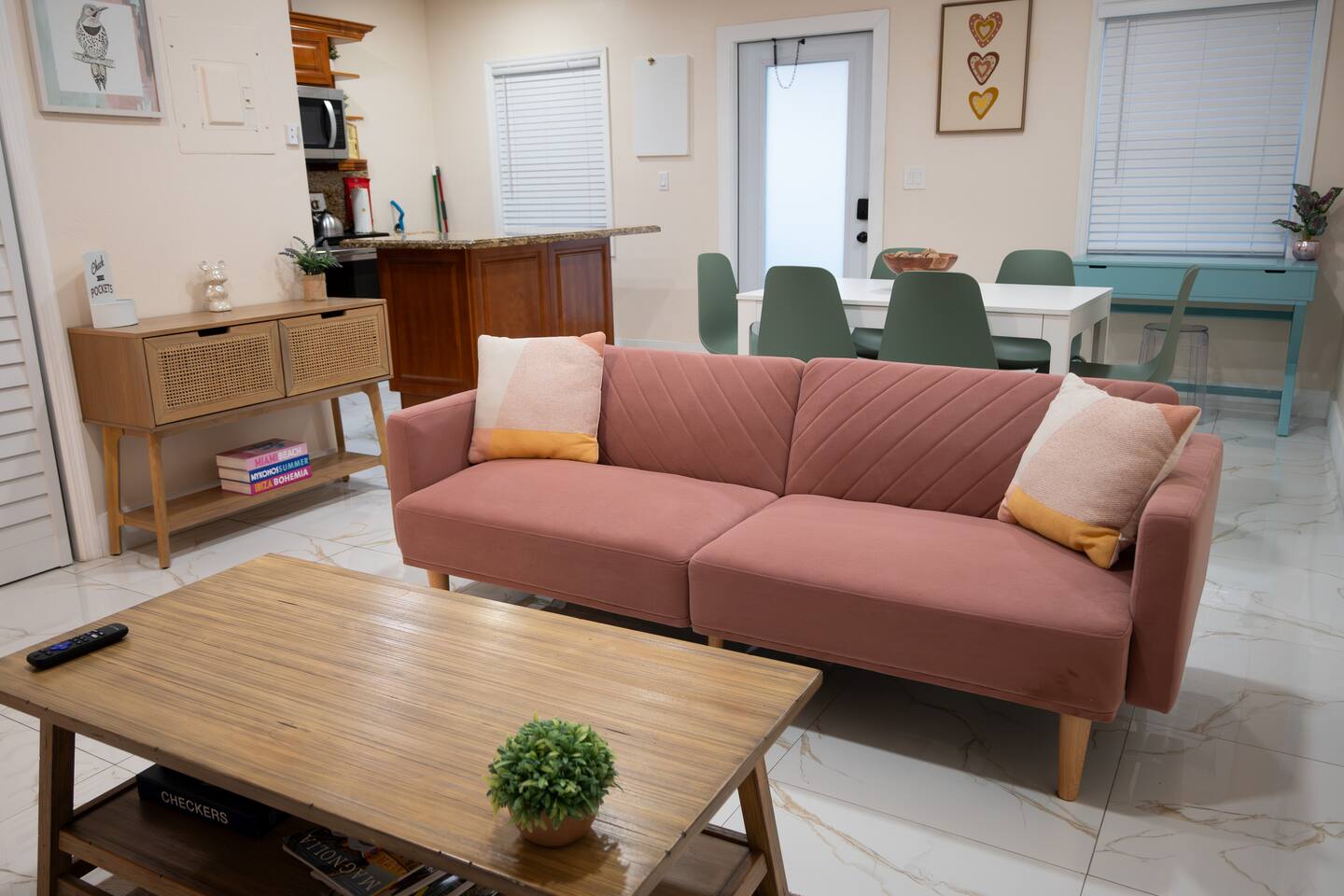 •Parking•Laundry•Patio• | Near Airport and Calle 8