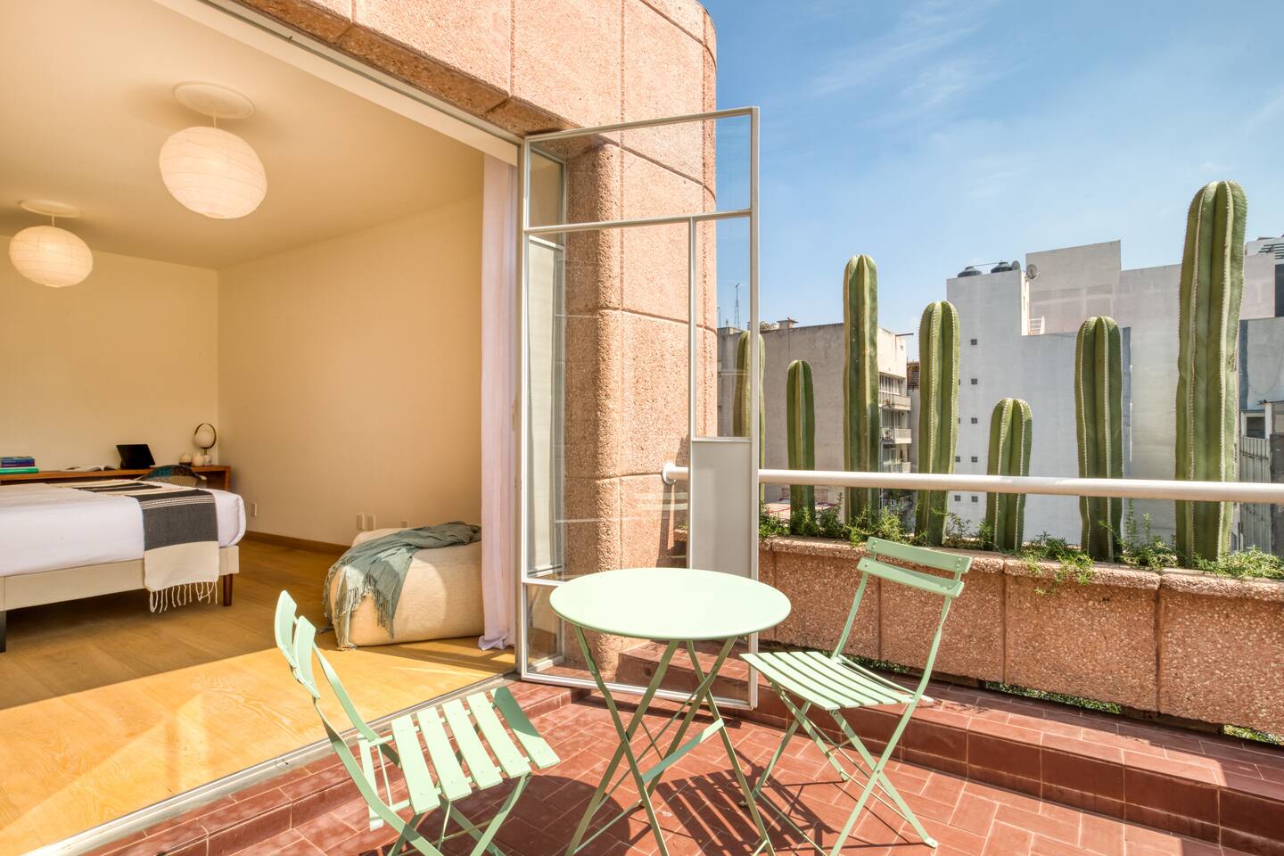 Stunning PentHouse w/Terrace by Renowned Architect - foto 2
