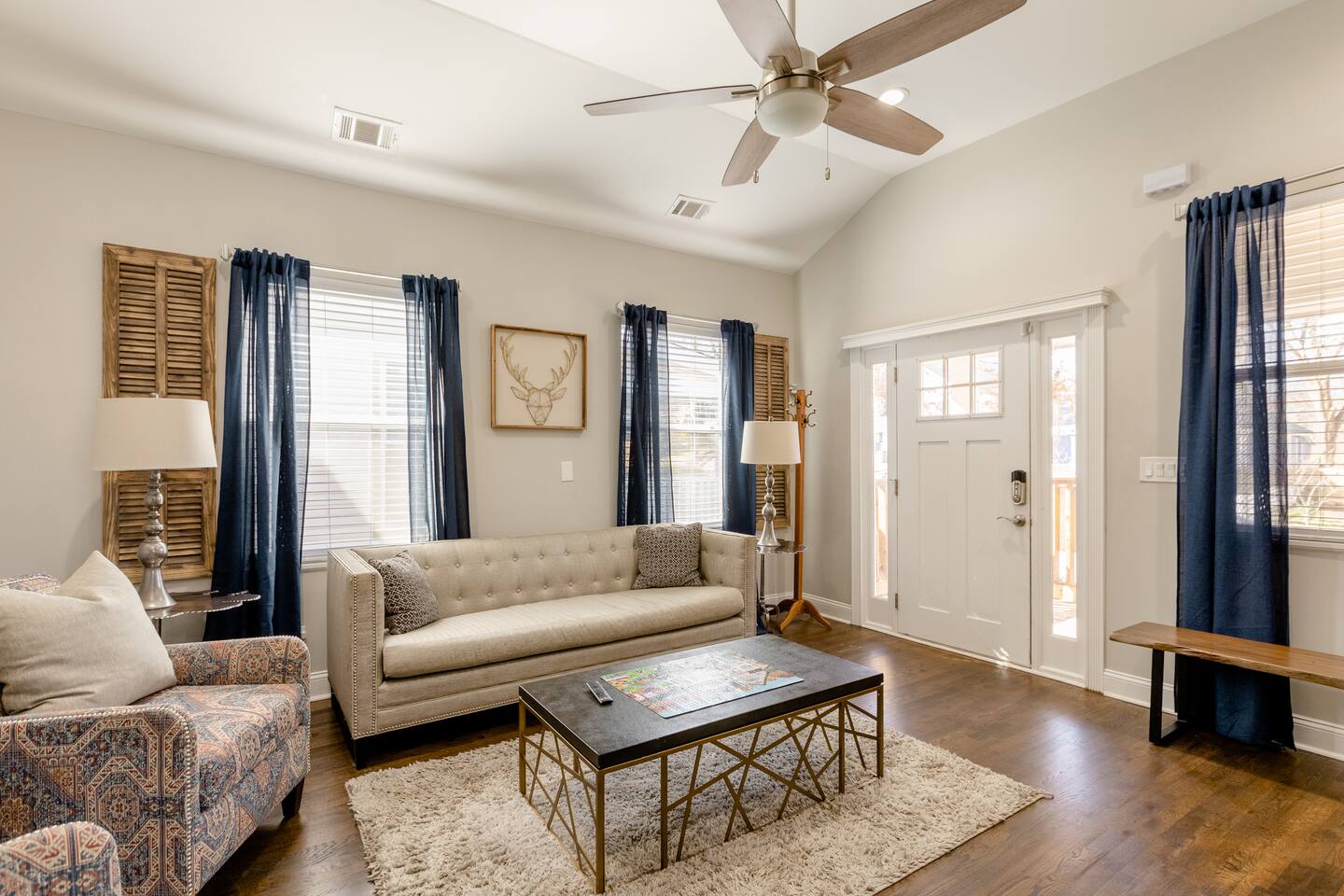 Spacious Comfy Home | 4 mins to AUC, 9 to Downtown