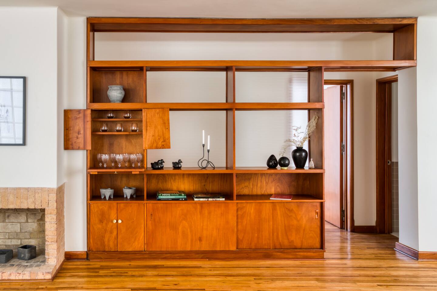 High-End Residence w/Balcony 1946 Renewed Building - foto 5