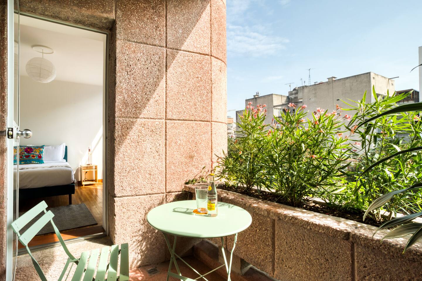 High-End Residence w/Balcony 1946 Renewed Building - foto 2