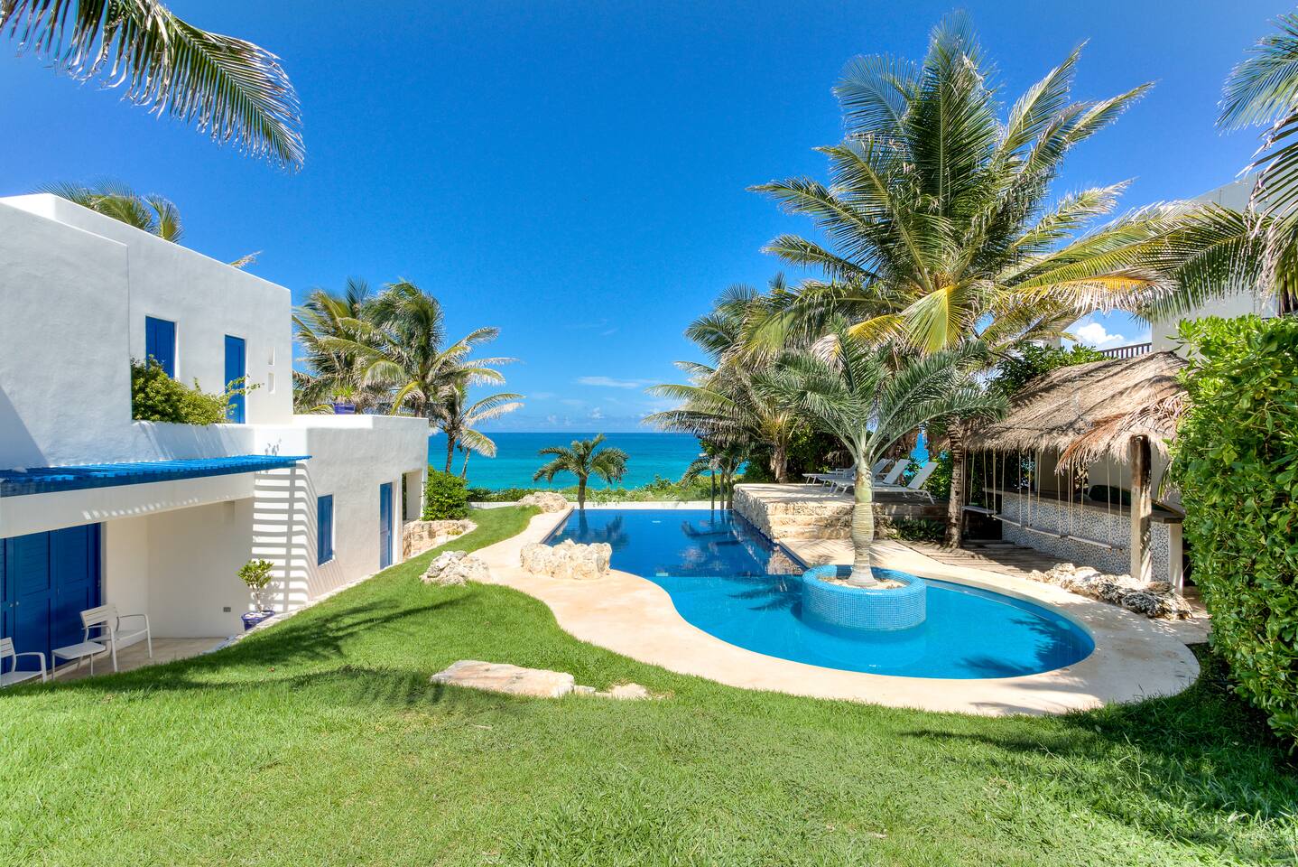 Casa Yáax Ocean Front Villa  Breakfast included