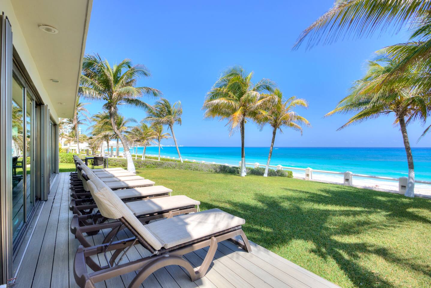 Beachfront villa with breakfast included