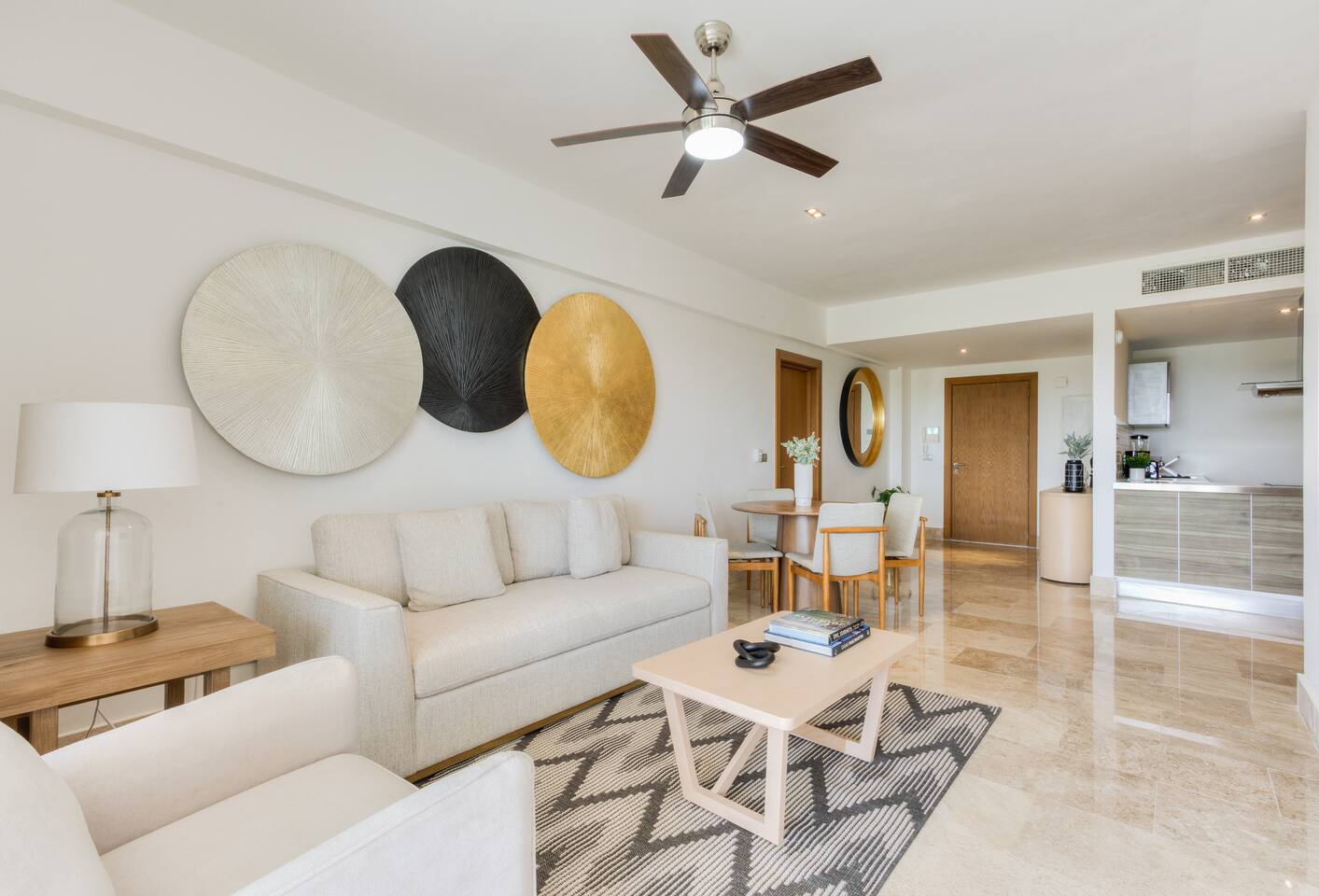 Dpto. de lujo con acceso a club de playa + Alberca